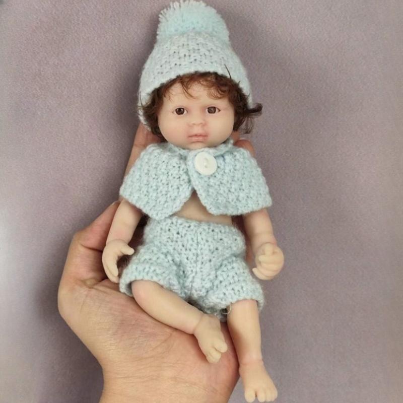 Bambola Reborn in silicone solido da 6 pollici con corpo intero per ragazza e ragazzo Mini bambola di simulazione palmo da 15 cm Maddie Dress Up Playmate Toy Doll Regalo di compleanno per bambini