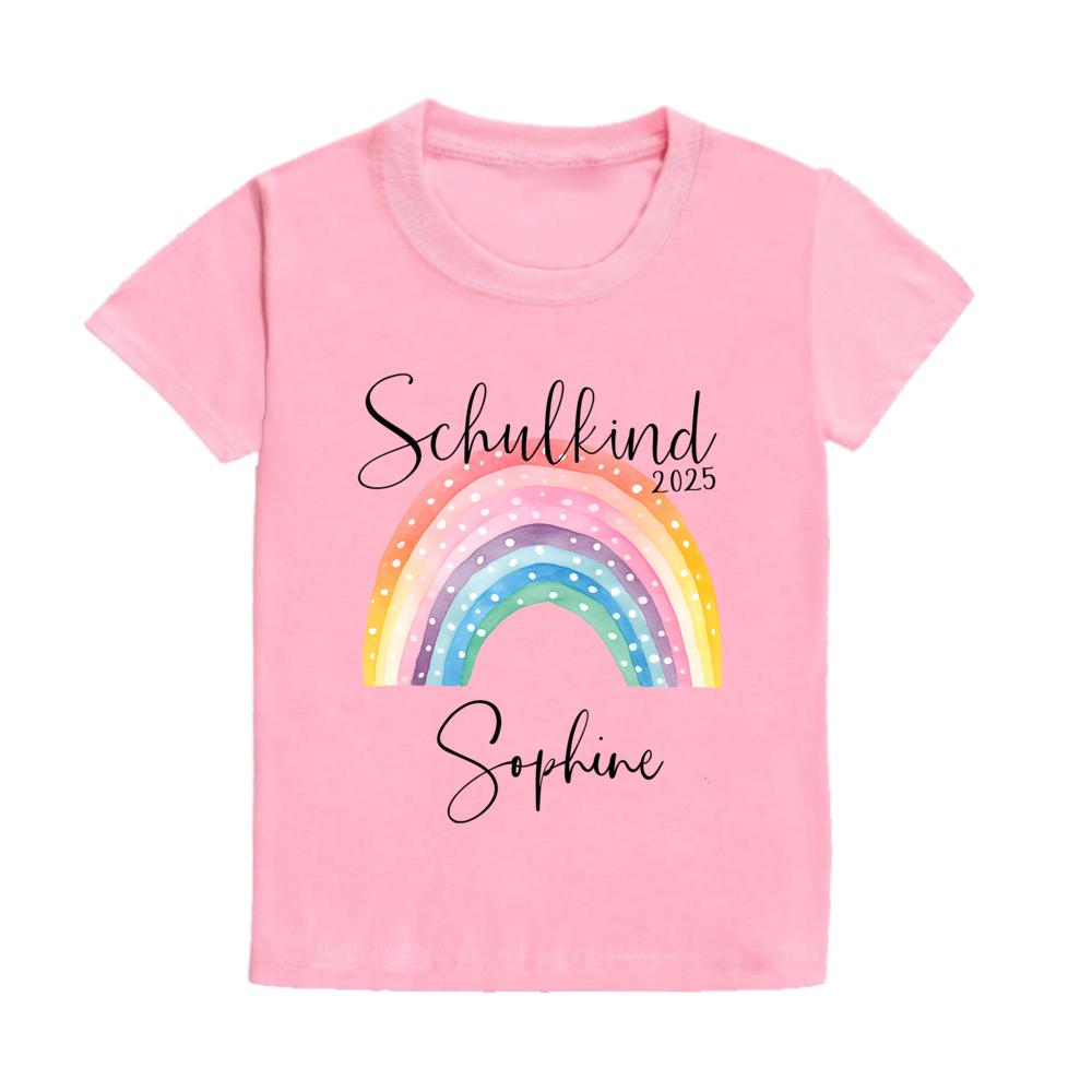 Söt skolbarns-t-shirt med namn Regnbåge Skolbarn 2025 T-shirts Personlig Första klass t-shirt Gåva första skoldagen