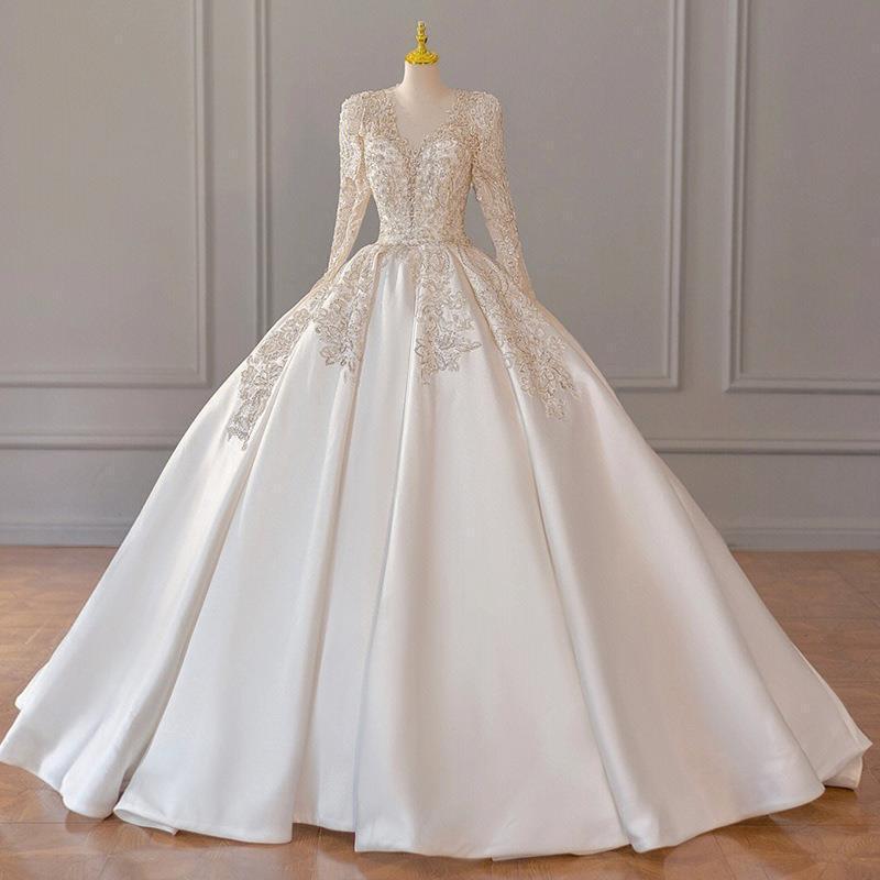 Elegant Long Sleeve French-Style Luxury Wedding Dress 2026 Deep V Neck Full Train Bridal Gown Plus Size Bride