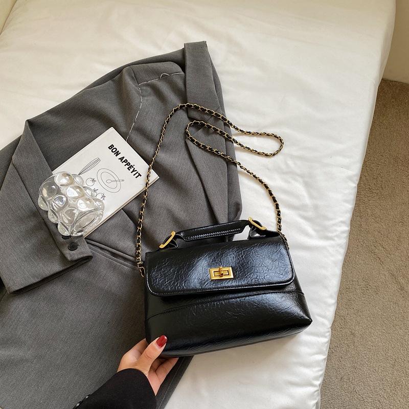 Корейская версия модной простой ретро маленькой сумки женской 2025 новая осенняя сумка-мессенджер сумка-тоут высокой ценности маленькая квадратная сумка