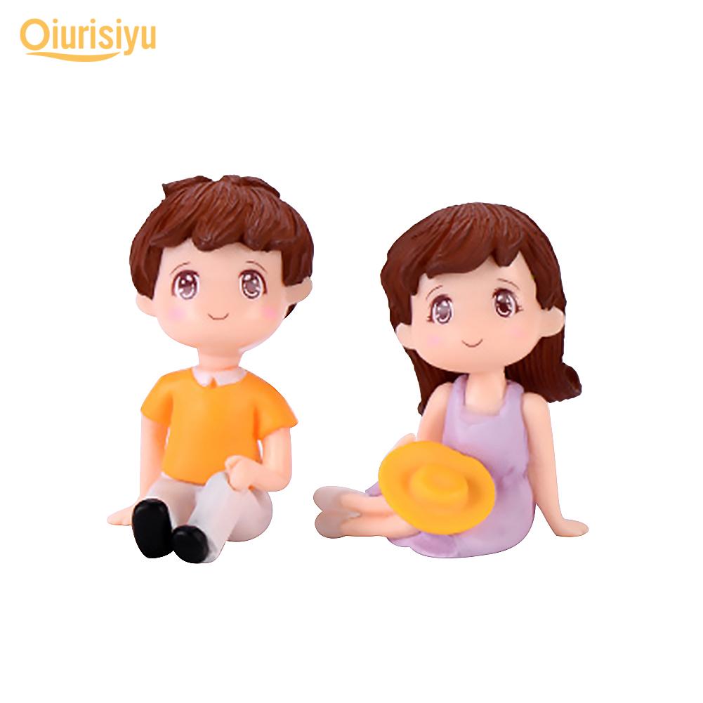 2Pcs Mini Girl Boy Sit Down Look Up Model Figurine