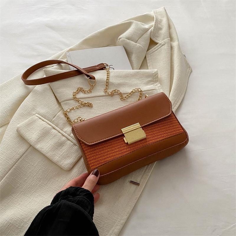 

2024 New Beautiful Personality Beautiful Casual Small Square Bag Casual Commuter Shoulder Bag Women s Retro Fashion Bag Women s коричневий