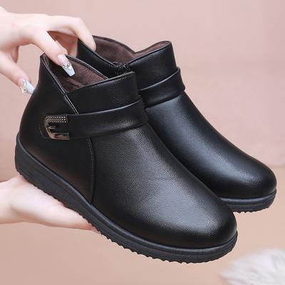 Mom Shoes Winter Cotton Shoes Meia-idade Sapatos Femininos Botas de Neve Acolchoadas Quentes Meia-idade Botas Antiderrapantes Sapatos de Couro com Sola Macia