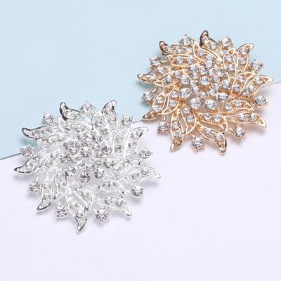 Elegante Kranzbrosche mit Strasssteinen für Damen, Vintage-Kleidernadel aus Legierung, modisches Accessoire für einen stilvollen Look