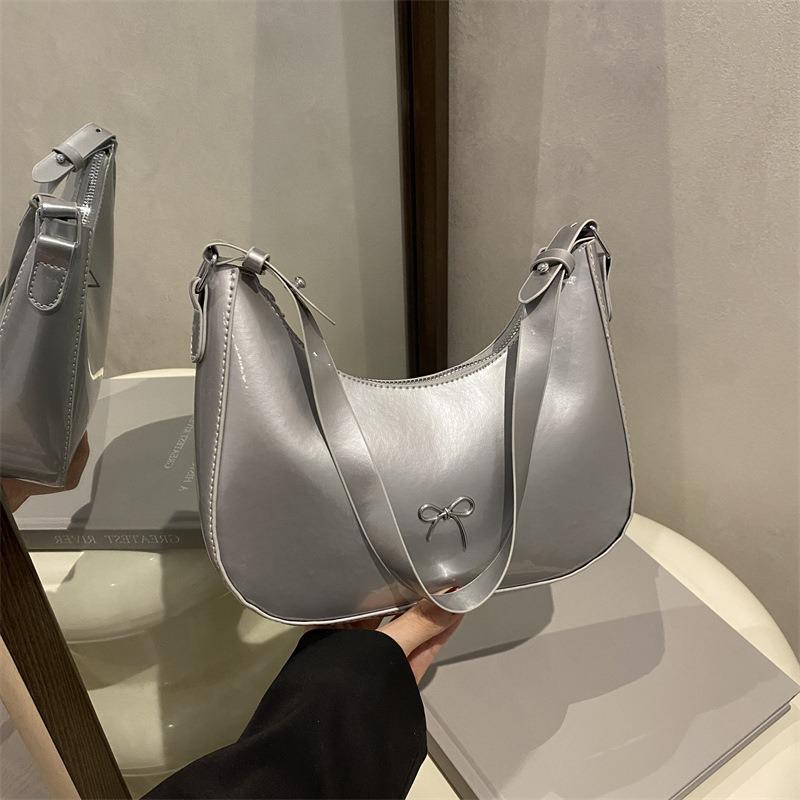 Feel underarm small bag women's summer new fashion versatile shoulder bag niche design baguette handbag
