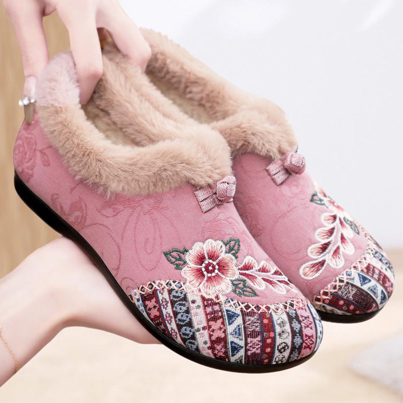2025 Winter Embroidered Shoes Women's Short Plush Warm Cotton Shoes Retro Ethnic Style Round Toe Flat Bottom Casual Mom's Shoes