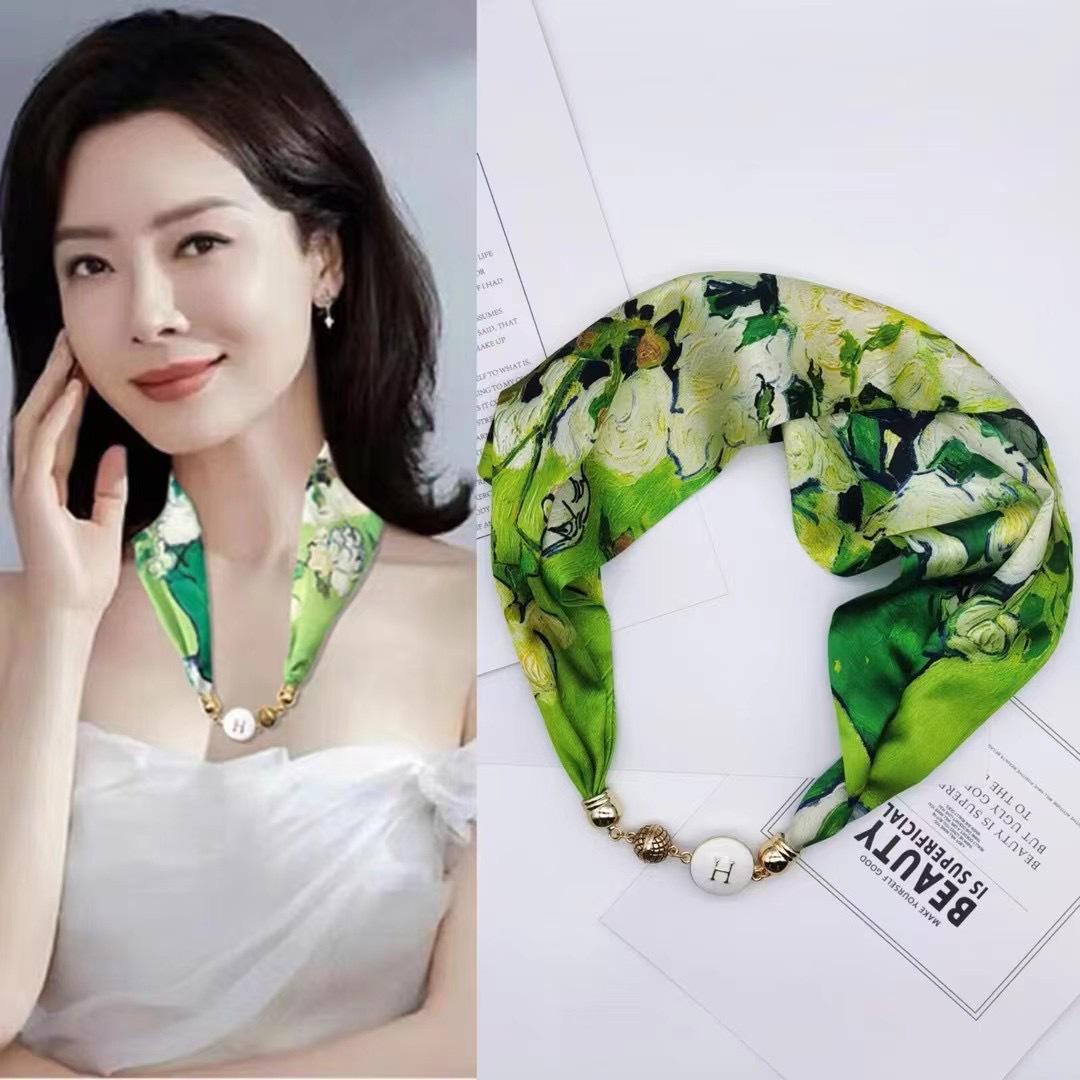 

Ожерелье с магнитной пряжкой из пряжи Xiangyun: Шелковый шарф с жемчугом для женщин - летняя цепочка на ключицу и высококачественное украшение на шею.