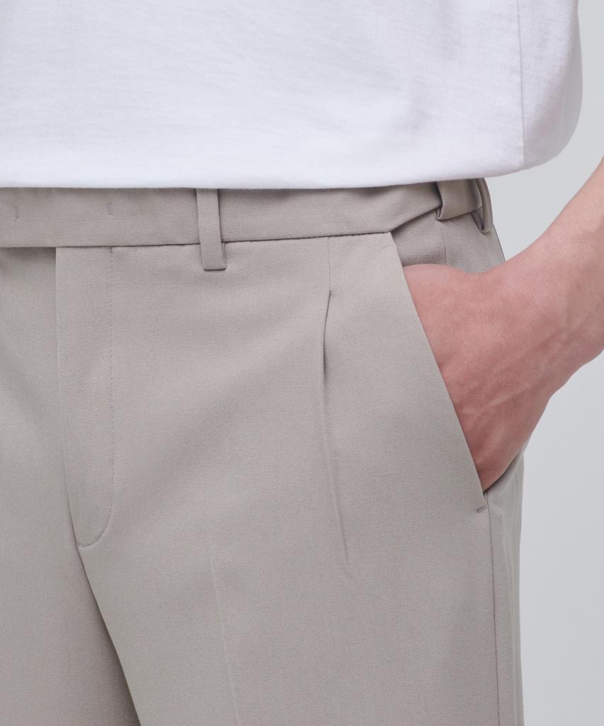 Musinsa Standard Wide Hidden Banding Crop Slacks [Light Beige]