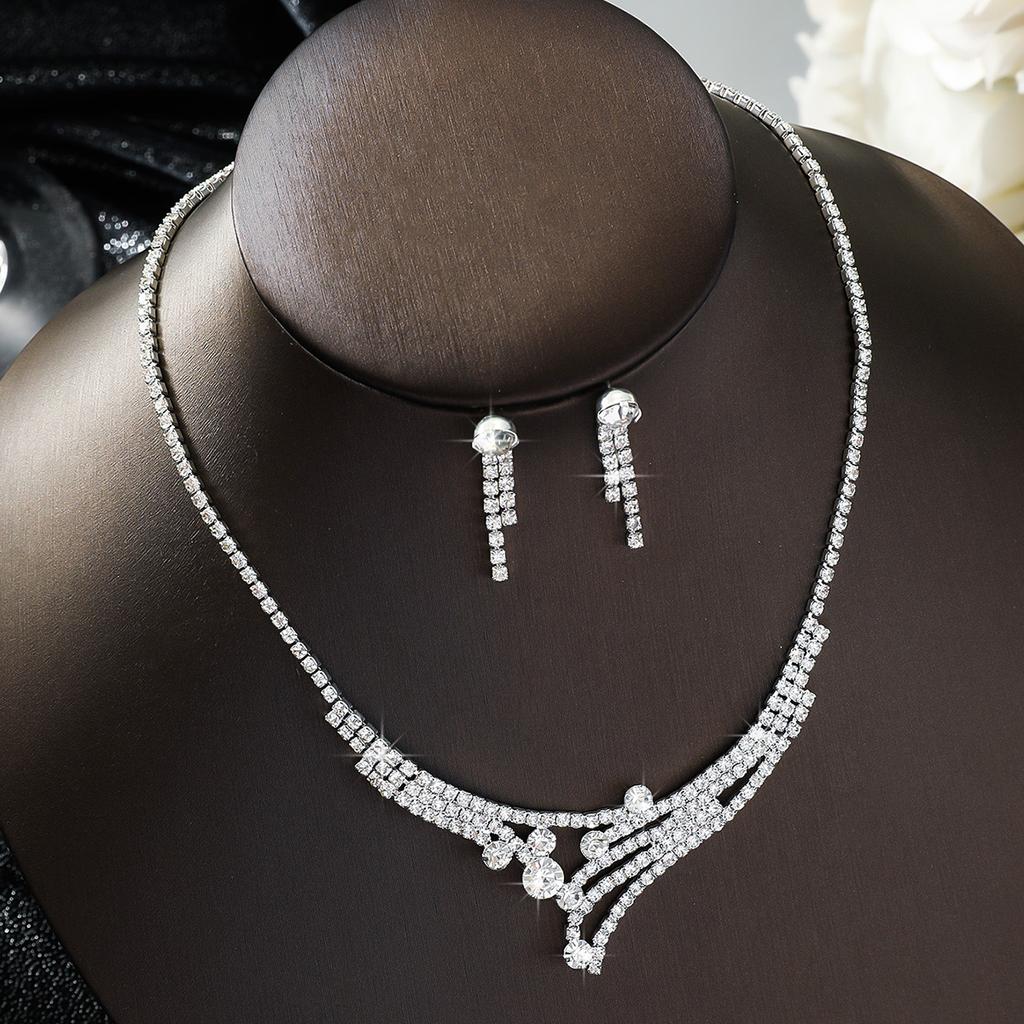 3PC Women's Fashion Copper Inlaid Diamond Claw Chain Geometric Necklace Earring Set Suitable for Wedding, Party, Festival Gifts