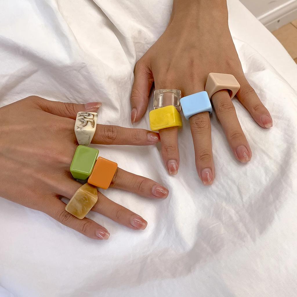 Nuovi Anelli Geometrici Irregolari Trasparenti Colorati in Resina Acrilica con Perline a Fiore per Donne Ragazze Gioielli da Festa Anelli Hip Hop