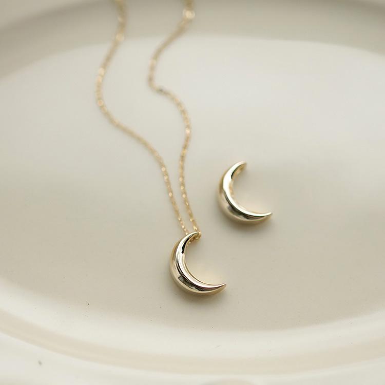 

Gold-Plated S925 Sterling Silver Moon Pendant Necklace - Versatile Literary Design for Women 925 Silver