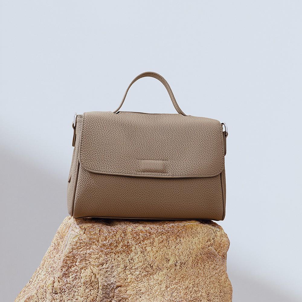 

Large-capacity bags, versatile commuter women s handbags can be OEM to draw pictures and samples, Guangzhou luggage