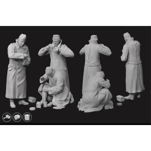 Platz Dragon 1/35 WWII German Anti-Tank Artillery with 3.7cm Pak 35/36 Anti-Tank Gun (It's Dinner Time!) Plastic Model Kit DR6697 (Person)