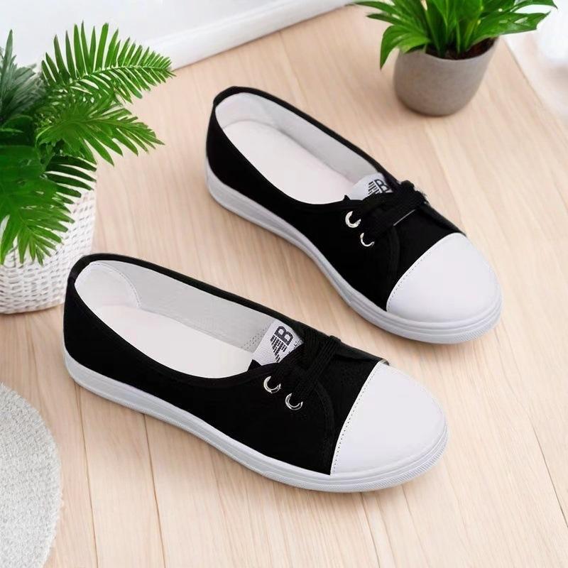 A Pair of Summer Canvas Shoes, Women's Breathable Little White Shoes, Student Casual Shoes, and a Pair of Lazy Shoes.