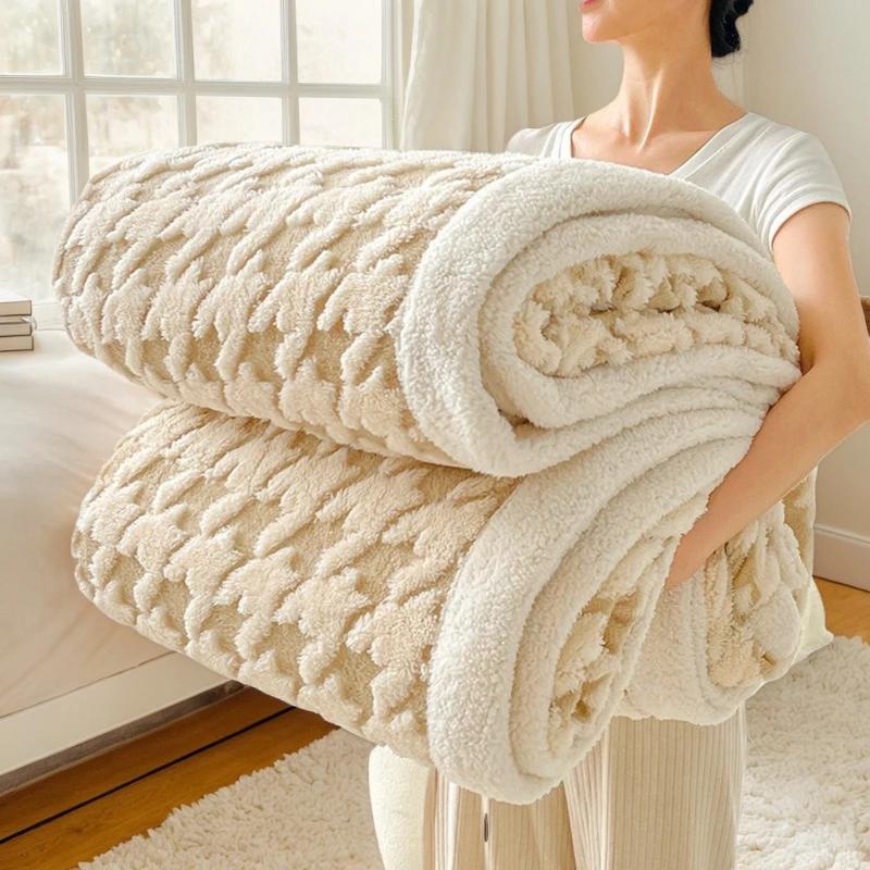 Modern Minimalist Taffeta Thicken Blanket Four Season Universal Multifunctional Jacquard Double-sided Carved Office Nap Blanket