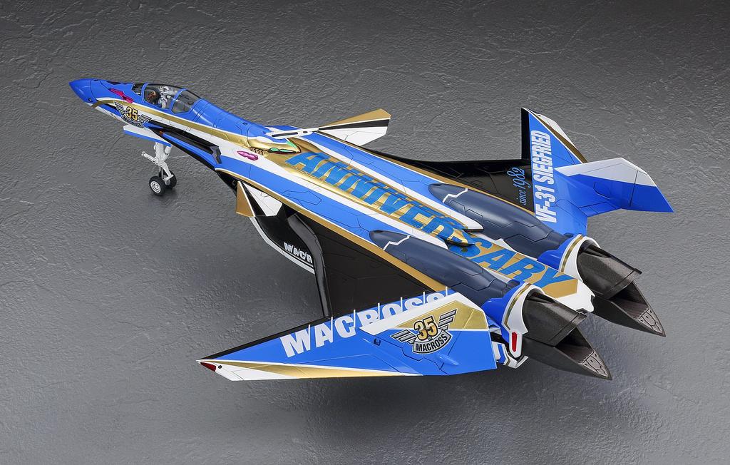 Hasegawa Macross Series Macross Delta Siegfried Macross 35th Anniversary Painted Machine Scale Plastic Model 65842 VF-31J 1/72