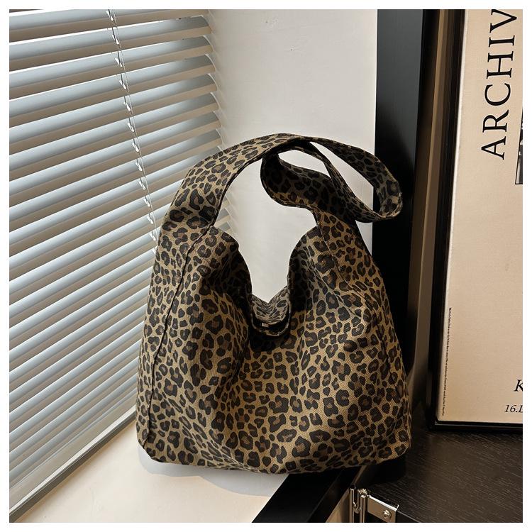 Vintage Leopard Print Women s Tote Bag - Versatile Large Capacity Shoulder and Handbag for Shopping or Commute 1180₽