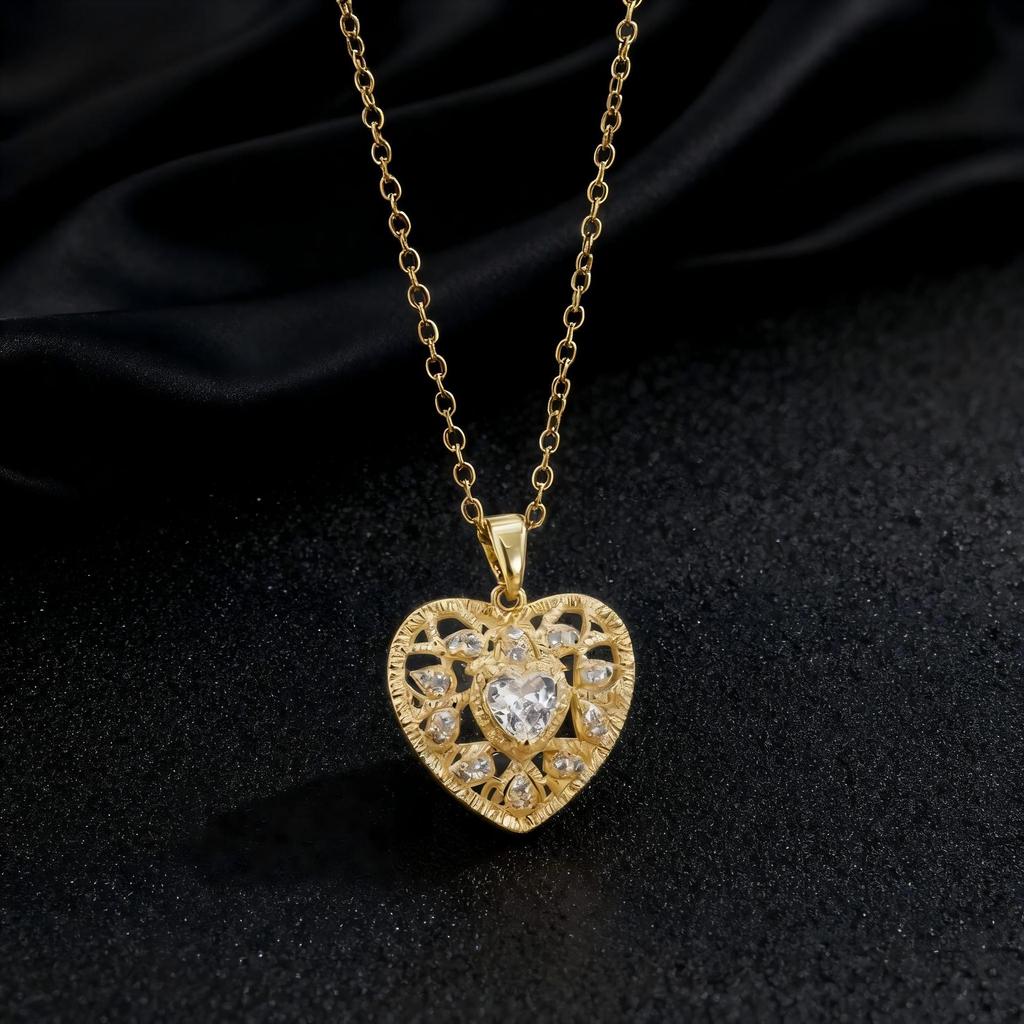 Metal Heart Crown Collarbone Necklace Hip Hop Pendant Necklace For Women Luxury Chain Accessory