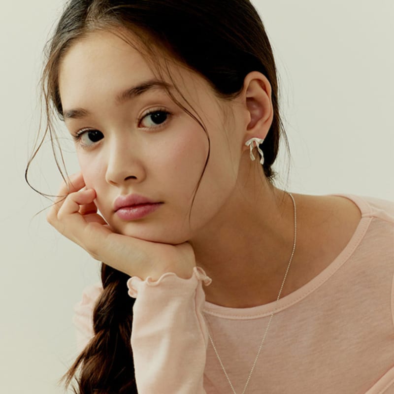 murmur [925silver]Rupple ribbon stud earrings