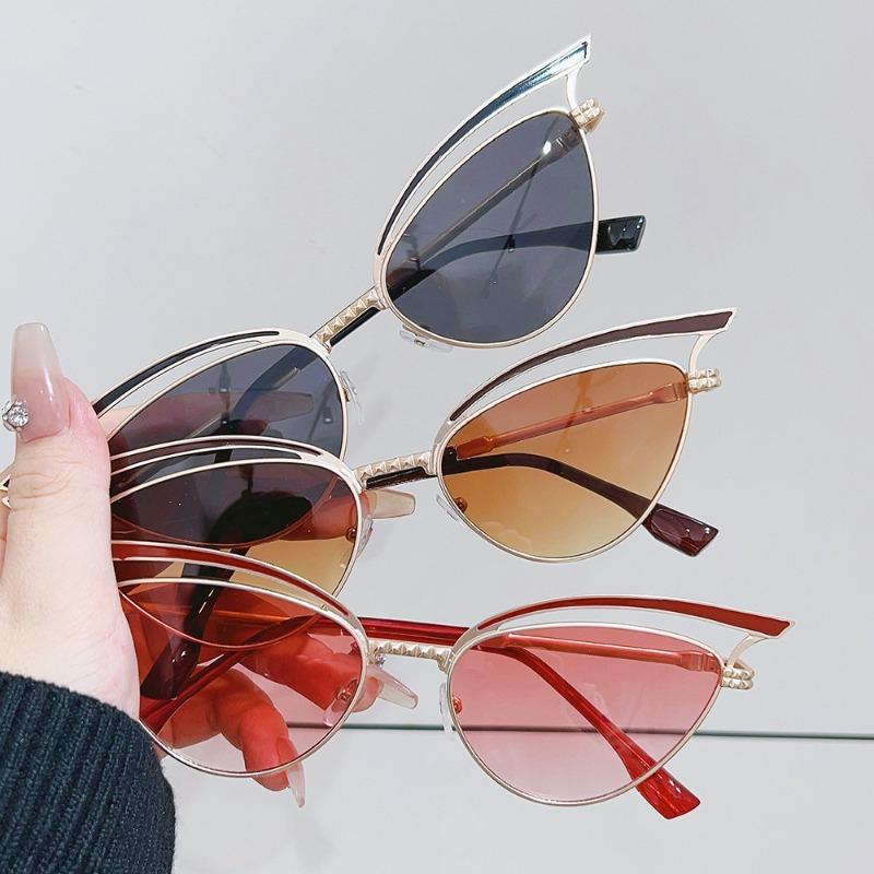 Fashion Retro Sunglasses Hollowed Sexy Cat Eye Sunglasses Women Trends Luxury Brand Design Sun Glasses  Shades Eyewear Uv400