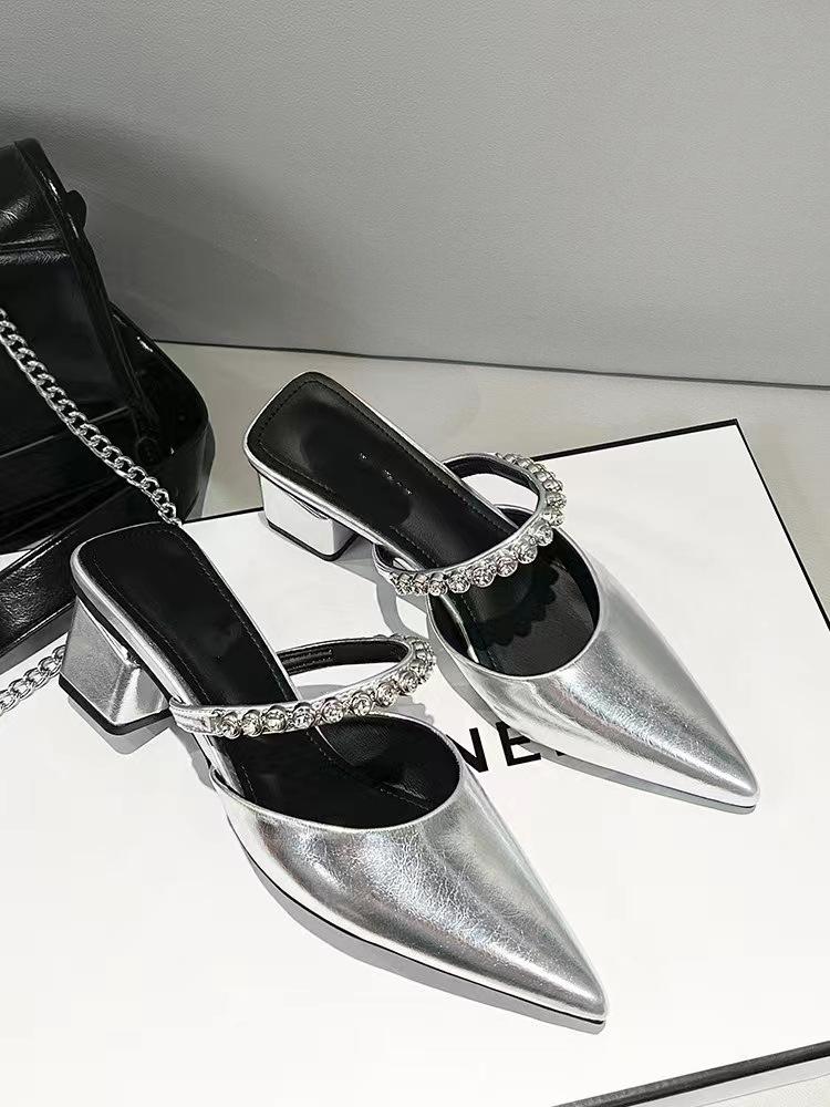 2025 spring and summer new nude fairy wind patent leather pointed half slippers women wear French temperament thick heel cool slippers