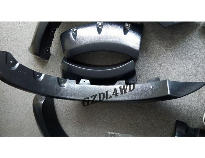 Hilux Vigo Wheel Eyebrow Mudguard: Anti-Scratch, Anti-Collision Car Exterior Modification with Nail Tires.