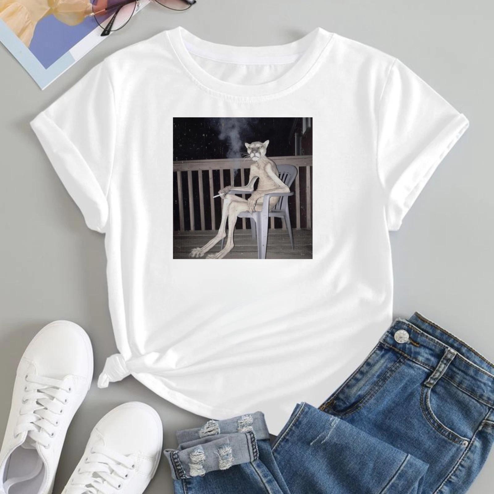 Cursed Cat Graphic T-shirt Funny Cat Smoking Unisex 100% Cotton Gift T-Top L