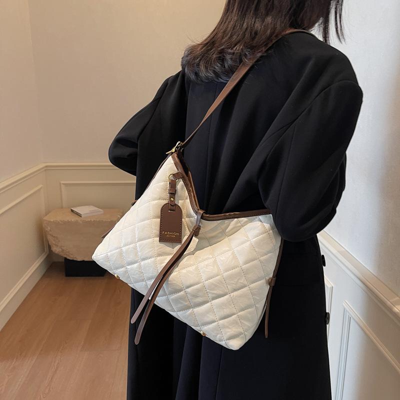2025 autumn and winter new women's shoulder bag European and American retro large-capacity women's bag messenger bag versatile women's bag