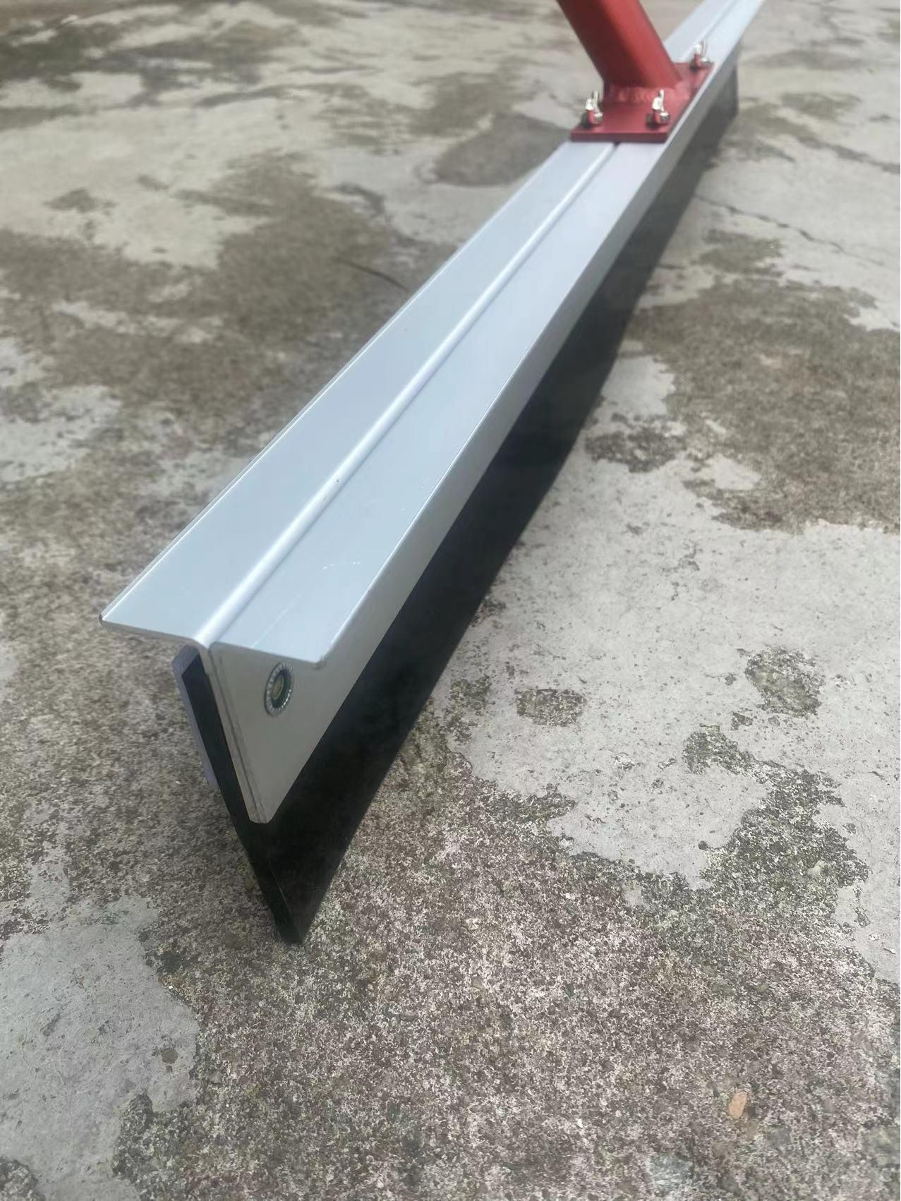 

Acrylic Silicone PU Floor Trowel Blade with Wear-Resistant Strip 800*80*5mm