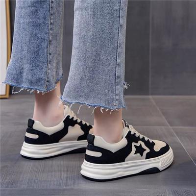 Sportliche Schuhe mit dicker Sohle Damen 2025 Frühling neu vielseitig bequem kleine weiße Schuhe fünfzackiger Stern weiche Sohle Freizeitschuhe Damen