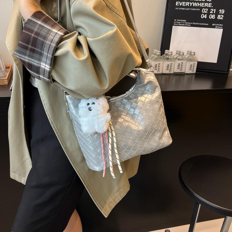 New Bag Shoulder Bag Women's Handbag Women's Bag Versatile Texture Bucket Bag Commuter Messenger Bag