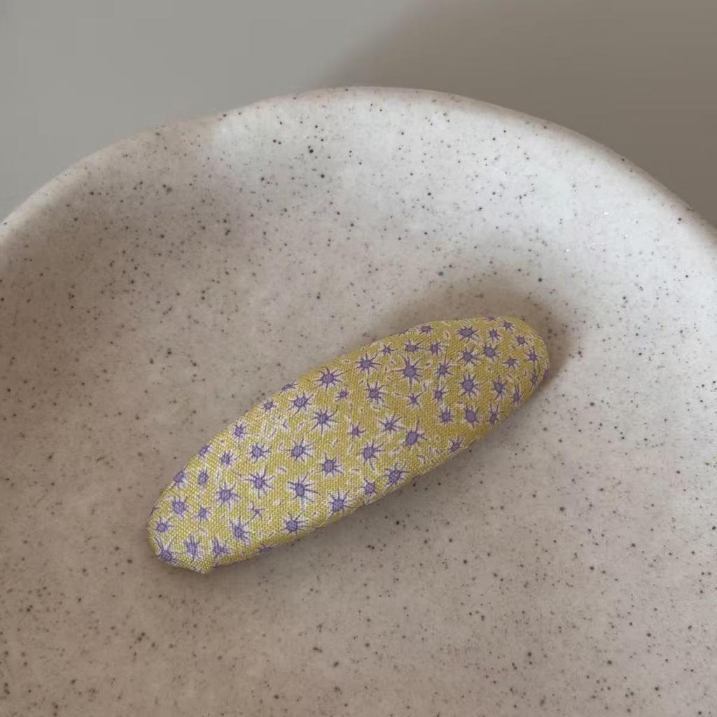 Korean Plaid Floral Oval Hair Clip - Cute & Simple Hair Accessory
