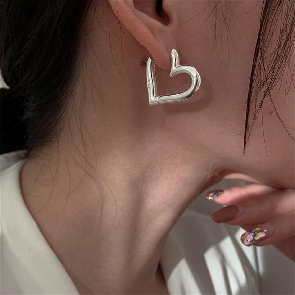 Korean version of glossy love earrings, simple personalized stud earrings, ear buckles, tide