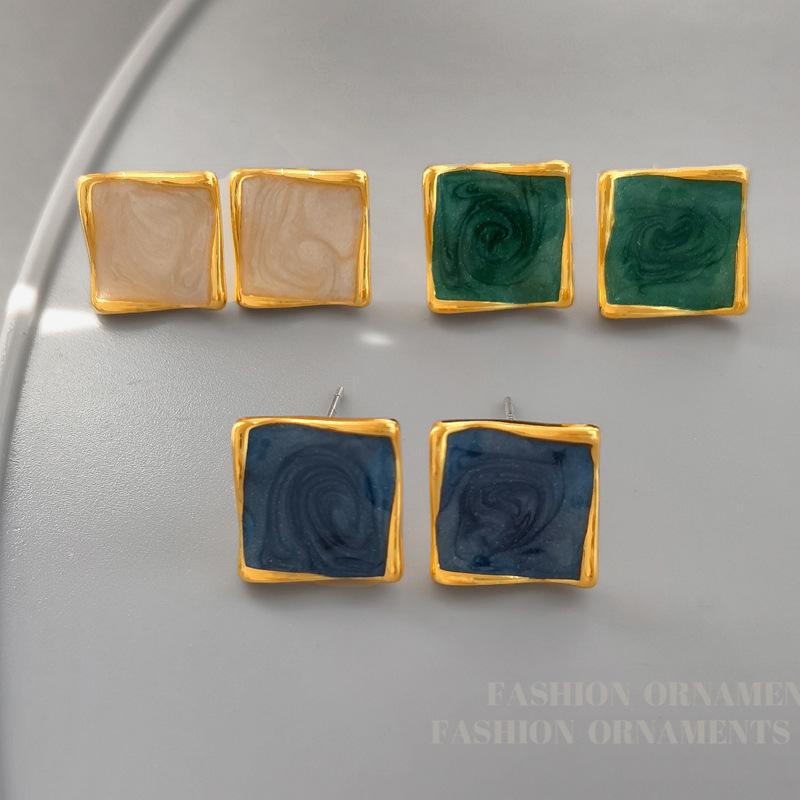 

Copper-Plated Gold S925 Silver Simple Square Stud Earrings - Trendy Fashion Design