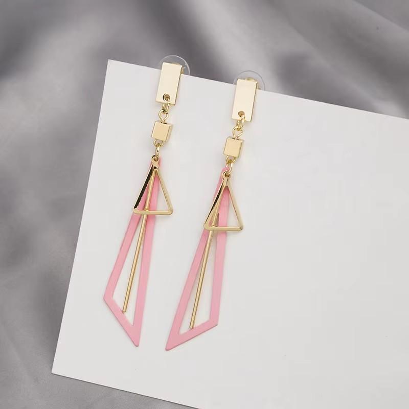 Chic Triangle Dangle Earrings for Women Hollow Geometric Statement Wraped Twisted Hanging Earrings Party Ear Decoration