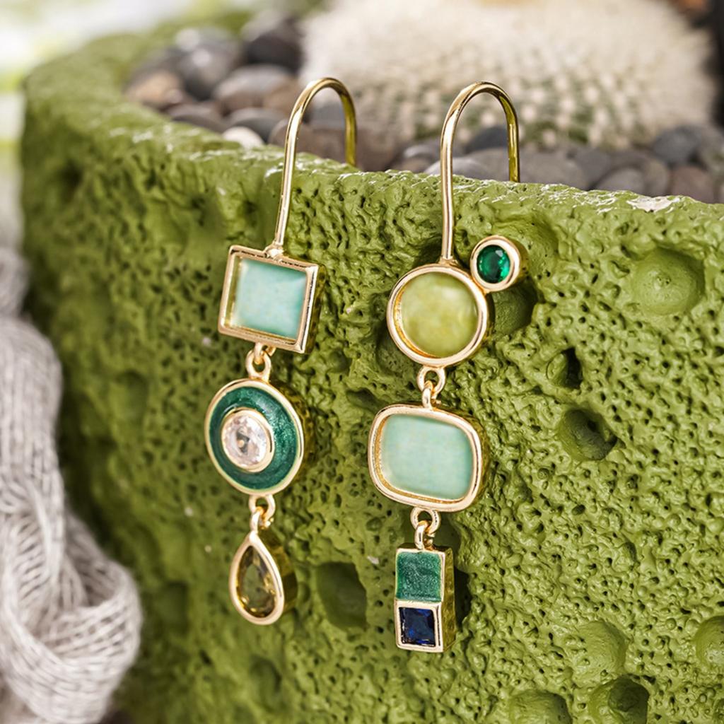 Asymmetrical Green Tone Geometric Drop Earrings for Women Retro Bohemian Style Earrings for Vacation and Daily Wear