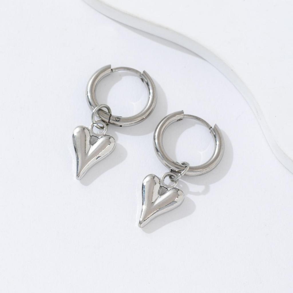 Punk Peach Heart Pendant Earrings for Women Silver Color Simple Fashion Geometric Circular Ear Buckle New Trendy Jewelry Gift