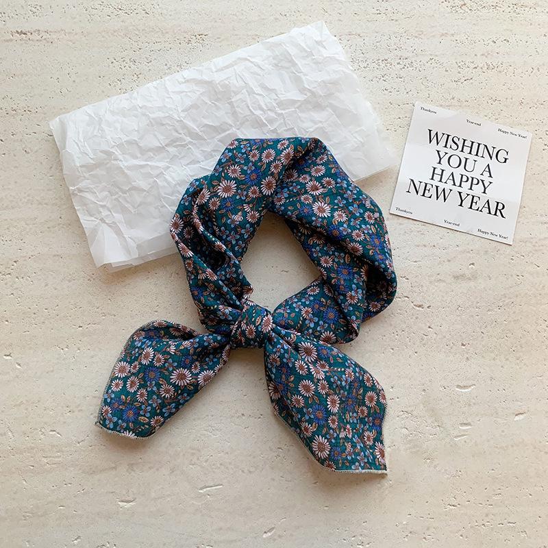 Quadratischer Schal aus Baumwolle und Leinen mit floralem Tupfenmuster - Retro & frisches Kopftuch