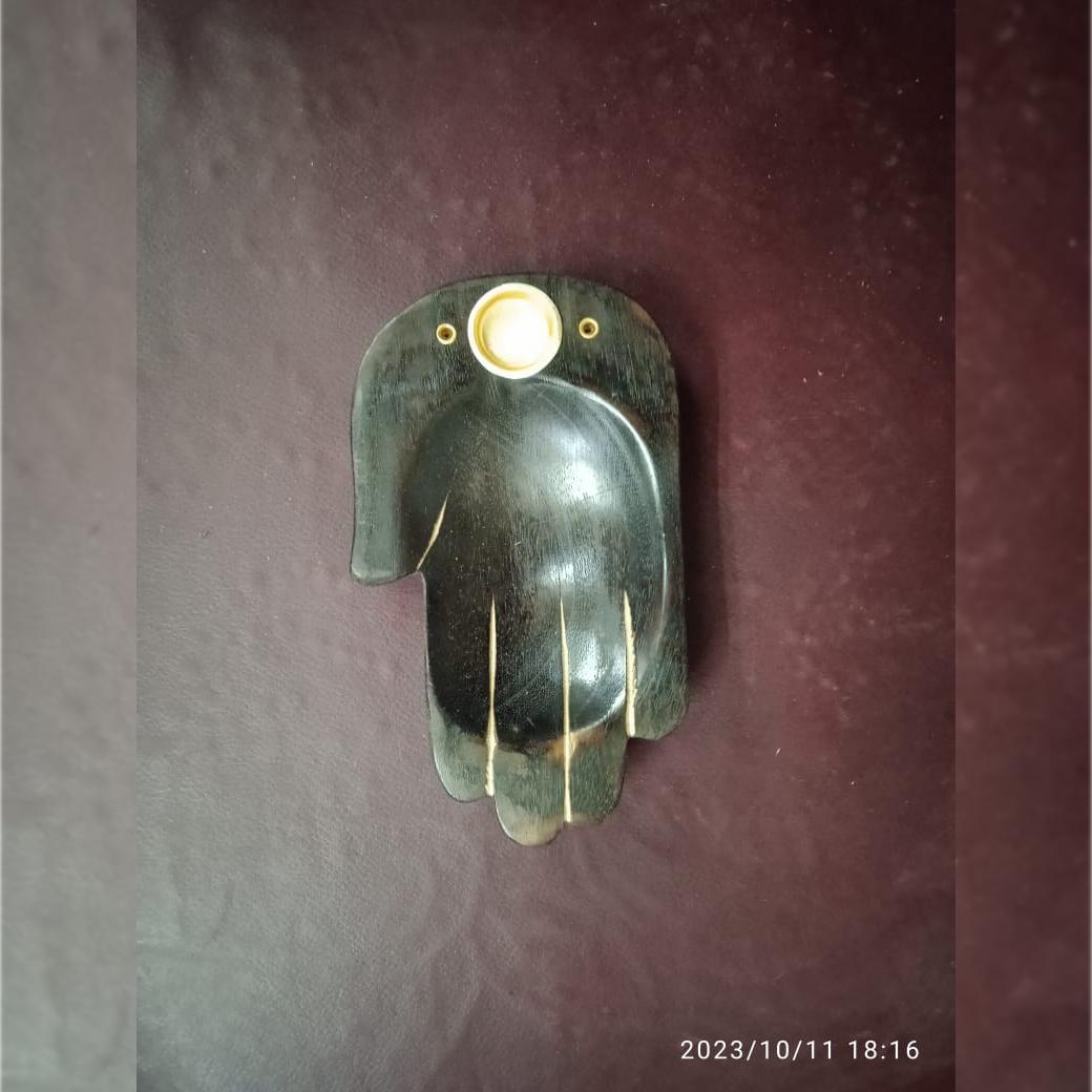 

Держатель для ароматических палочек Tanirika в форме руки, дерево, расширяет возможности женщин-ремесленников, экологически чистый