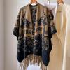 Châle douillet à pompons en laine pour femme – Cape pour photographie Automne/Hiver