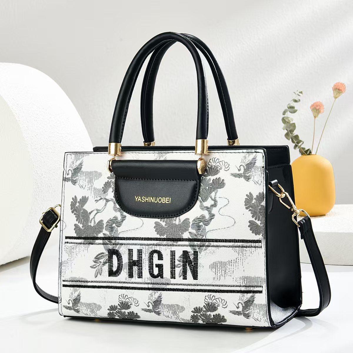 

New Simple Print Fashion Handbag High-end Color Matching Casual Shoulder Bag with Large Capacity Crossbody Bag .