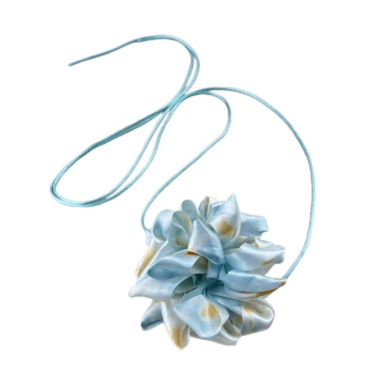 

3D Rose Pendant Necklace Versatile Floral Clavicle Chain Fashionable Simulated Flower Choker Rose Shape Accessory зелений