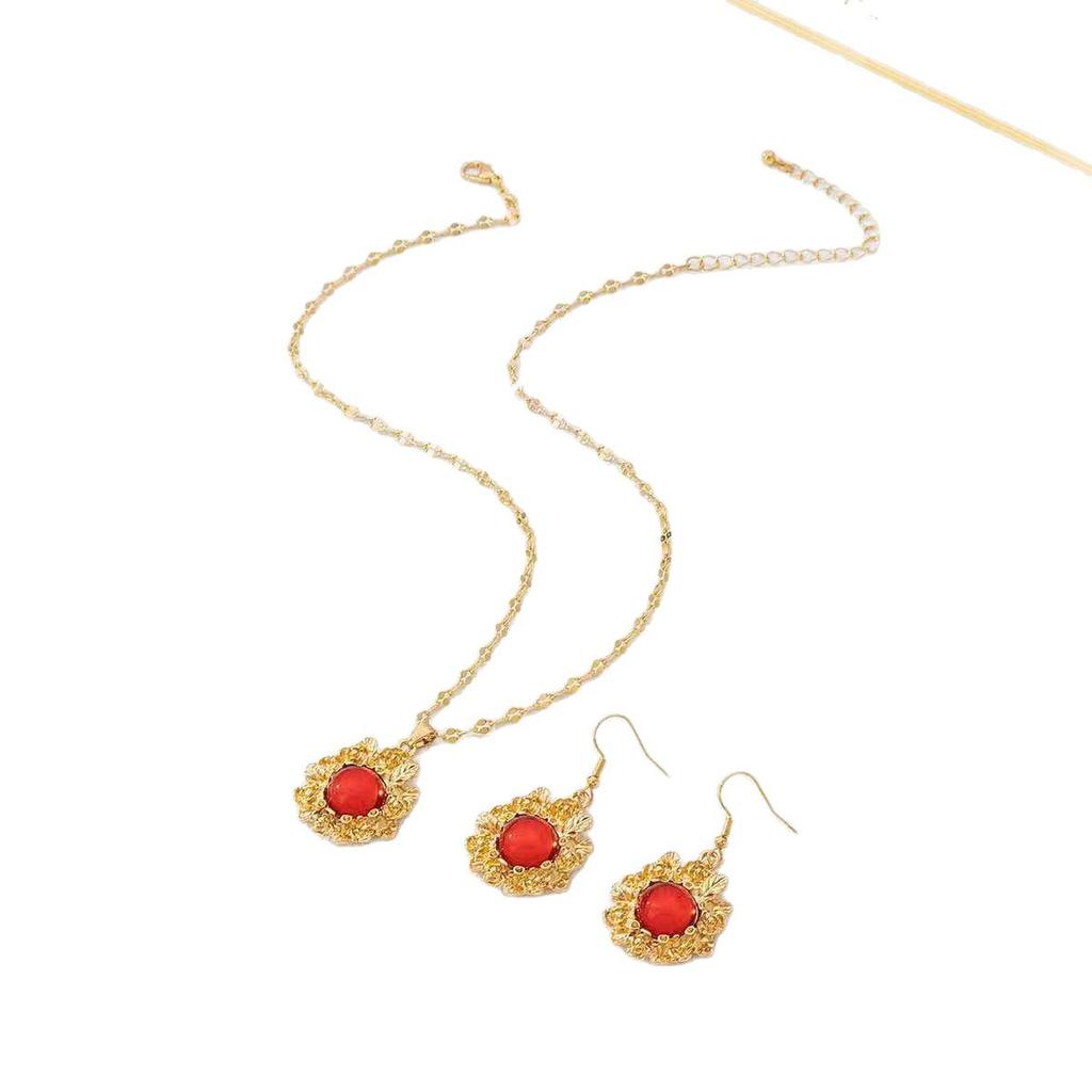 French Retro Jewelry Set: Elegant Straw Hat Necklace & Earrings