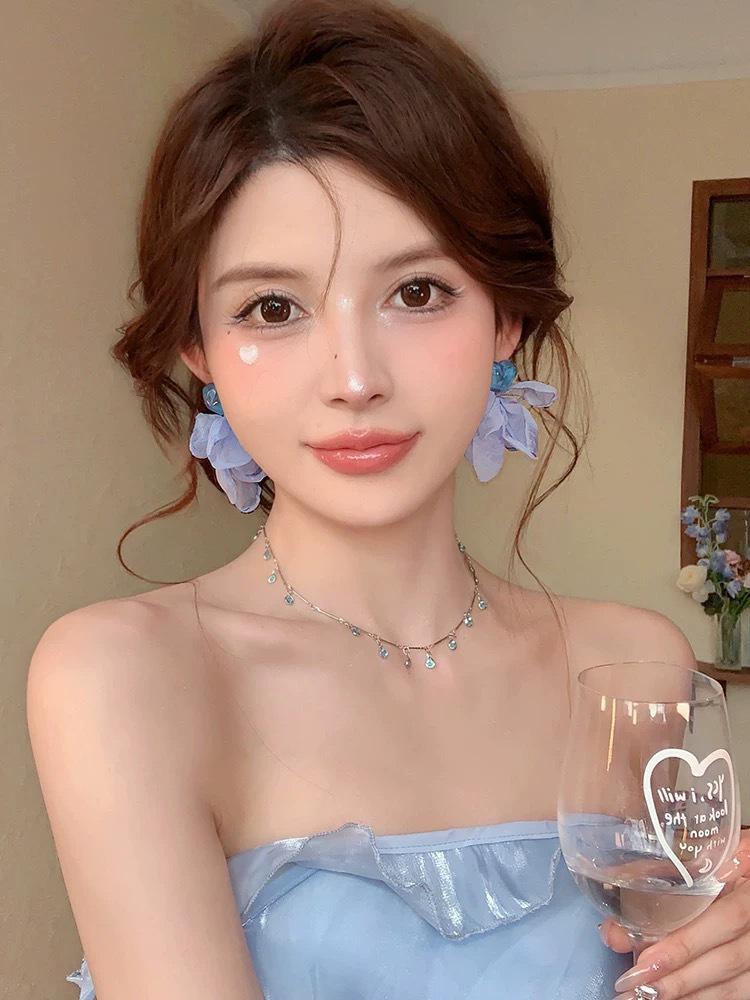 2025 White Chiffon Flower High-End Fairy Stud Earrings for Big Round Faces