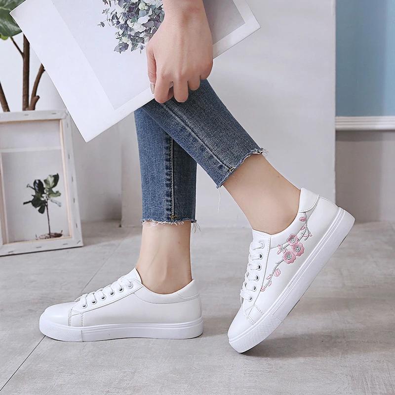 Spring and Autumn New Embroidered Casual Women's Shoes Fashionable Comfortable and Breathable Flat Running Shoes NO:9528