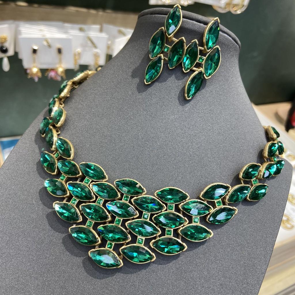 Premium Design Medieval Jewelry Retro Old Gold Diamond Cut Green Horse Eye Diamond Necklace Necklace Jewelry