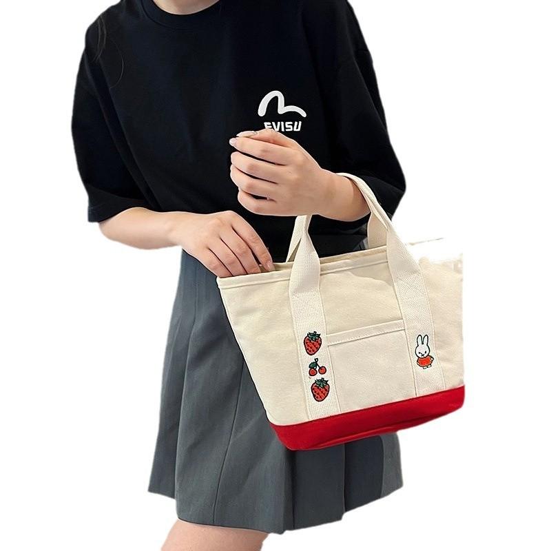 Year of the Rabbit Rabbit embroidery cute canvas bag Bao Ma out handbag shoulder bag office worker handbag