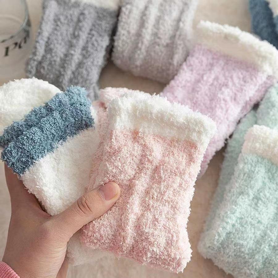 4 Pairs Autumn Winter Coral Velvet Socks Soft Cozy Fluffy Slipper Socks for Women Girls Middle Tube Thickened Socks for Sleep Home Floor