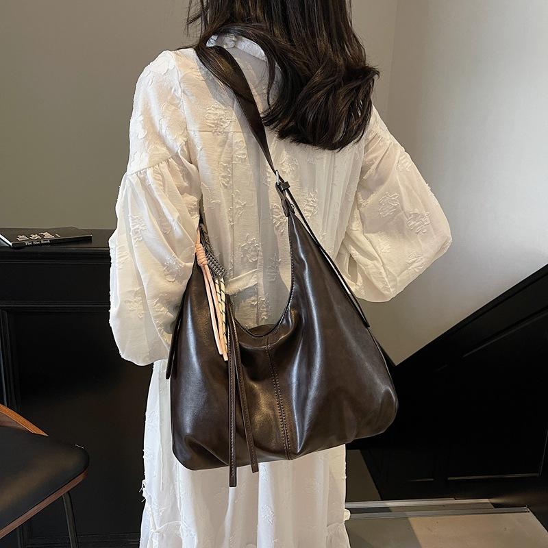 Simple and versatile large-capacity tote bag women's 2025 summer Korean version fashionable and versatile shoulder bag premium messenger bag