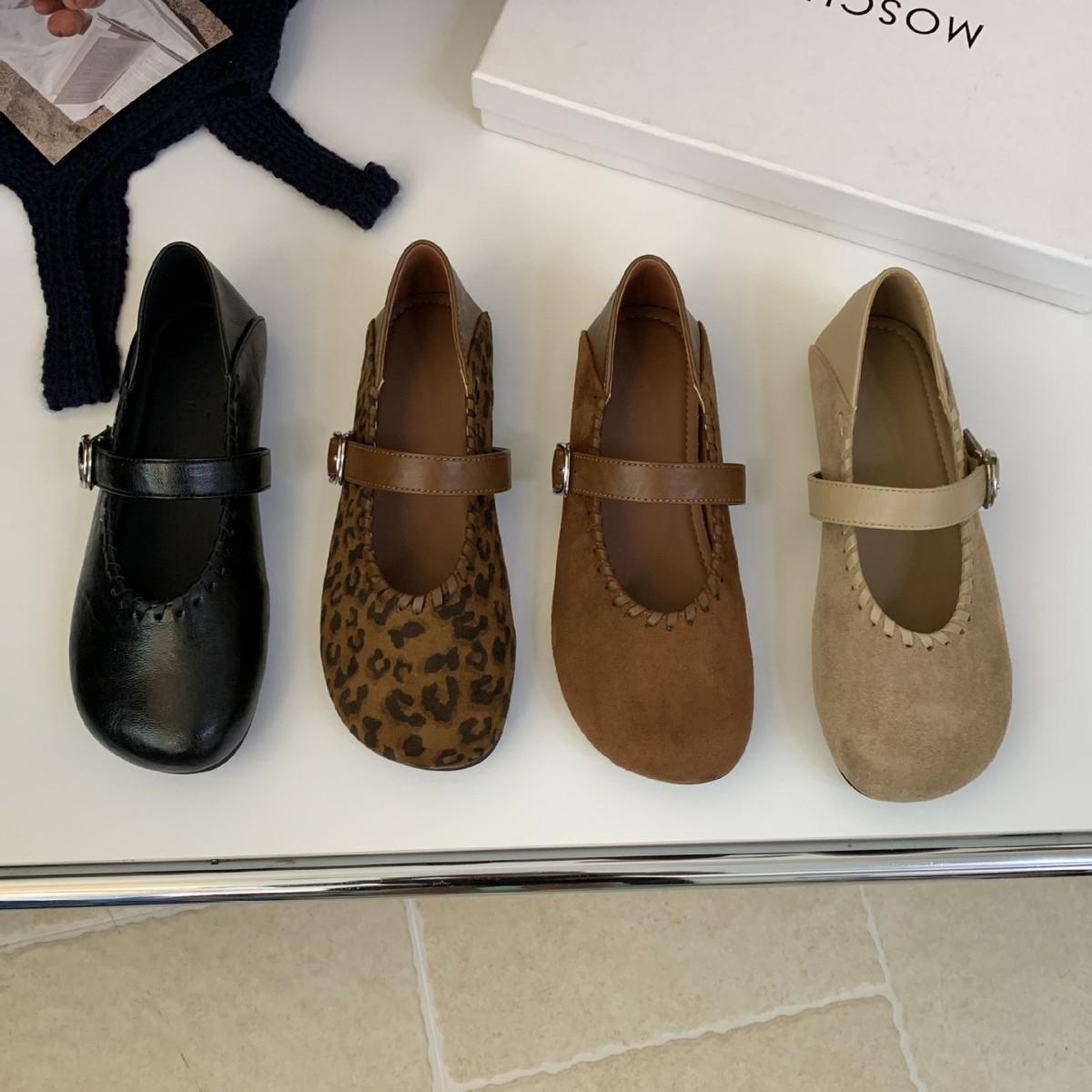 

In the autumn of 2025, the new matte leopard print one-word belt versatile OL shallow mouth Doudou platform pregnant women s single shoes 39 чёрный